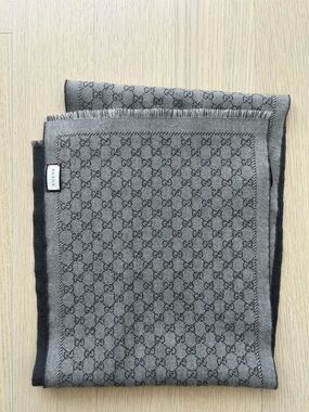 Authentic Unisex Gucci Brown GG Jacquard Wool Monogram Scarf